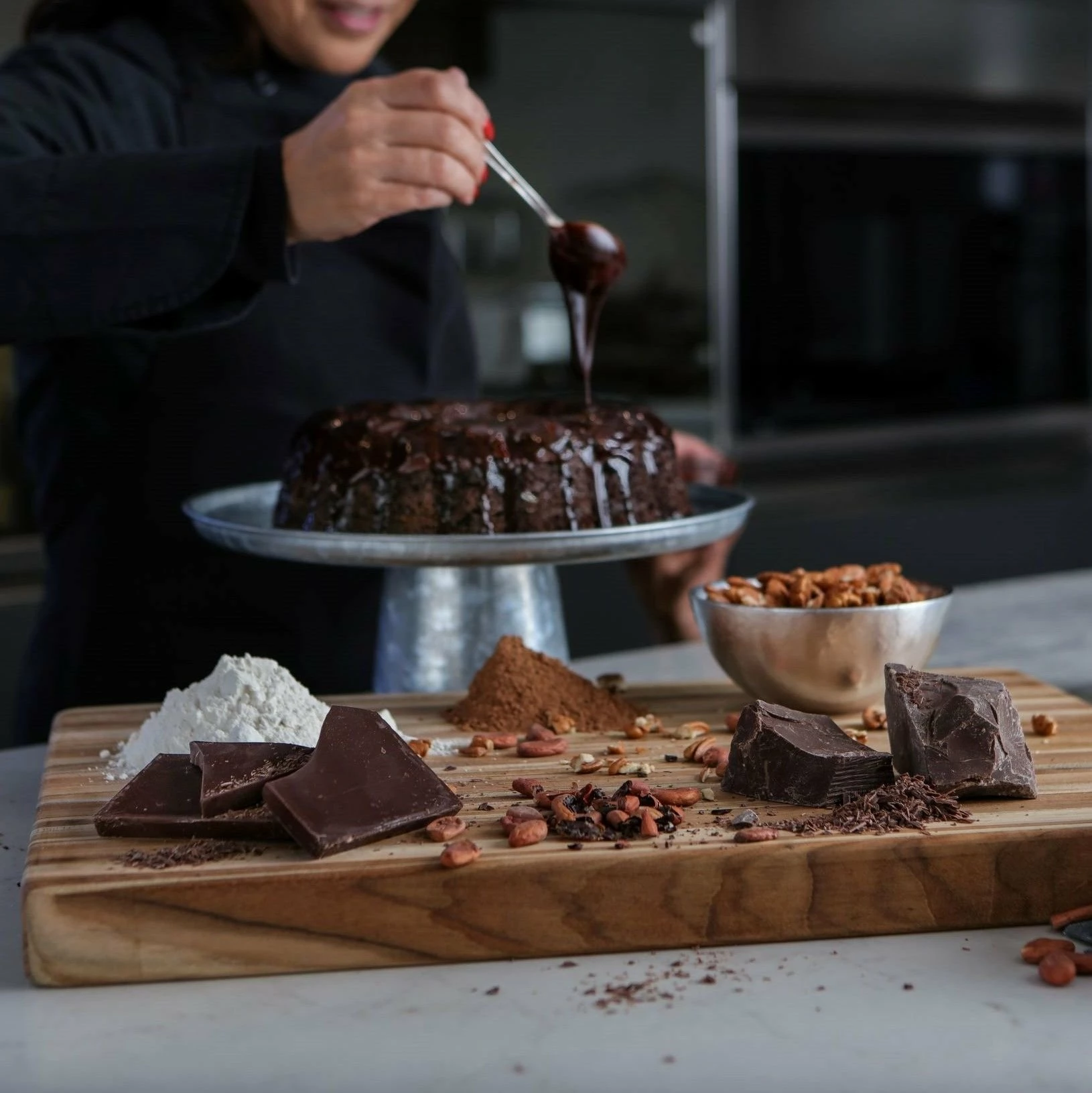 TeakHaus Edge Grain Carving Board W/Hand Grip (Rectangle) | 20" X 15" X 1.5" 6 TeakHaus Edge Grain Carving Board W/Hand Grip (Rectangle) | 20" X 15" X 1.5" - Image 4