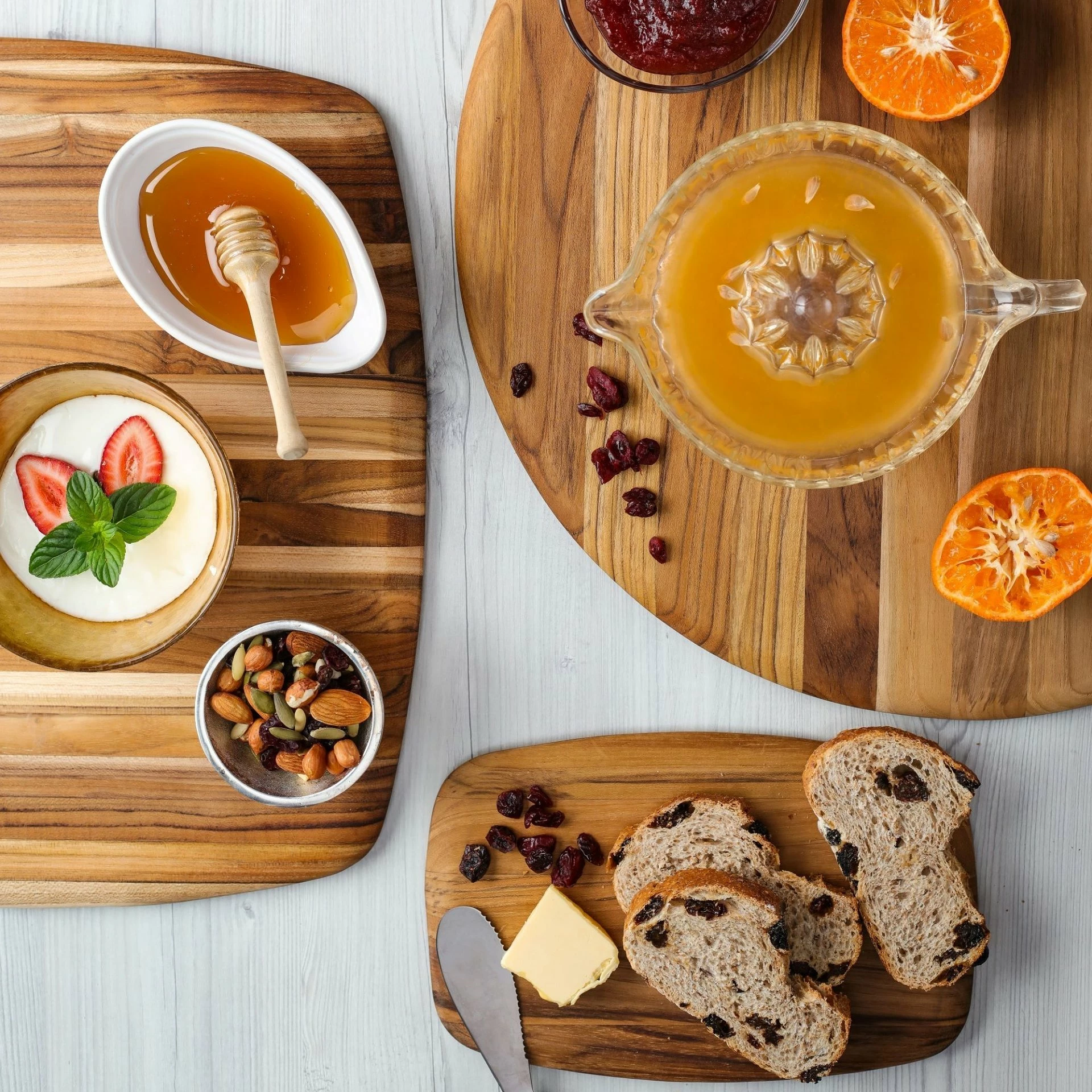 TeakHaus Square Edge Grain Cutting Board W/Rounded Edge (Large) | 16" X 16" X 0.55" 5 TeakHaus Square Edge Grain Cutting Board W/Rounded Edge (Large) | 16" X 16" X 0.55" - Image 3